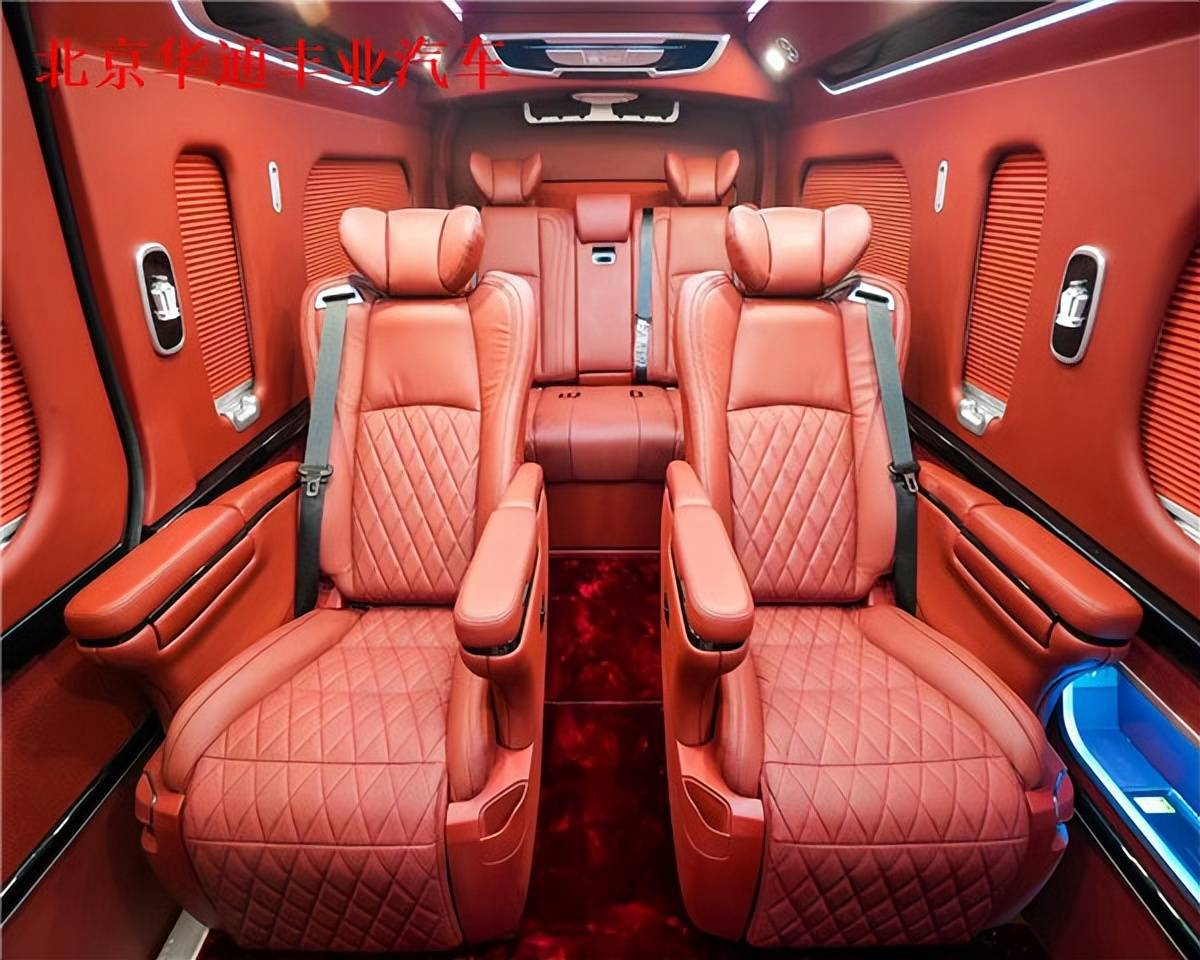 豐田海獅4s店2025款7座現(xiàn)車直降3.5萬