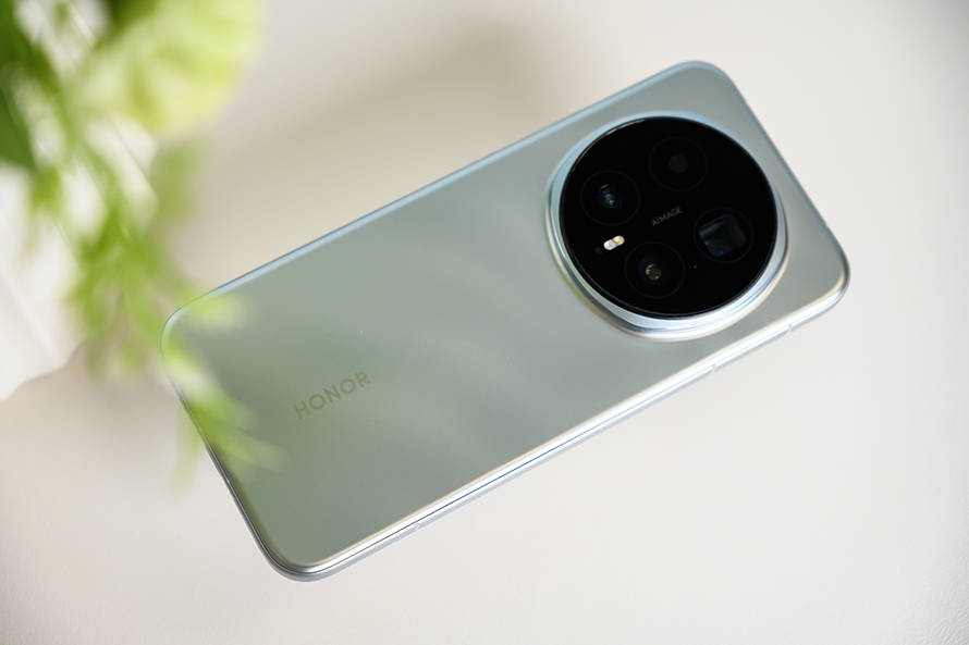 榮耀Magic8 Pro首發(fā)體驗:由AI引導(dǎo)的手機自進(jìn)化