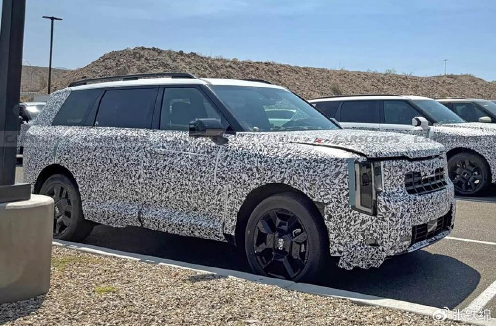 起亞全新中大型方盒子式SUV,外觀方正硬朗,三排座椅,兩種動力