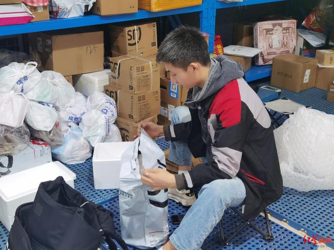 成都“雙11”物流高峰來了,有網點派件量增長50%,進出港商品都有啥?