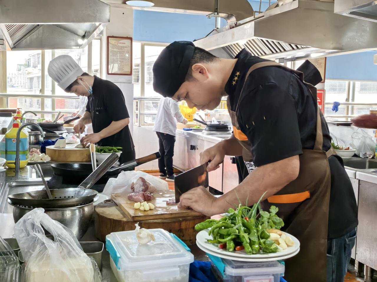 當(dāng)“江西小炒”成為義烏特產(chǎn):鮮辣滋味如何征服浙江胃?